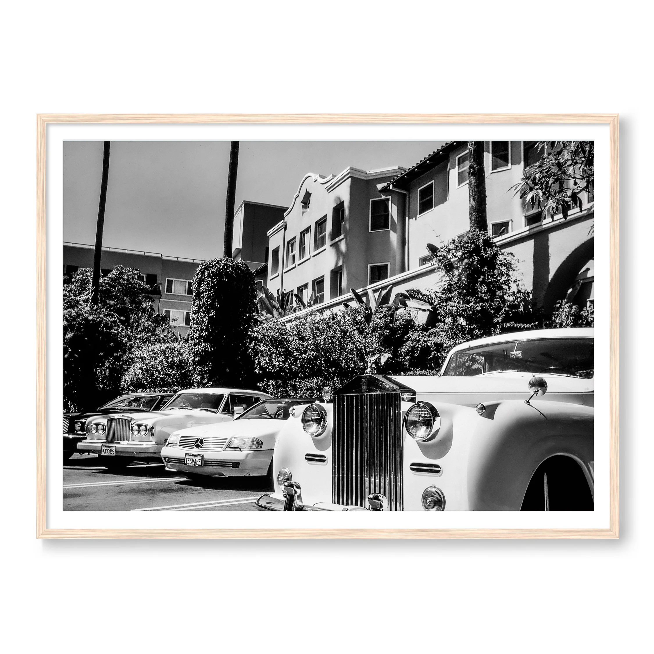 Parking At The Beverly Hills hotel - Image 3